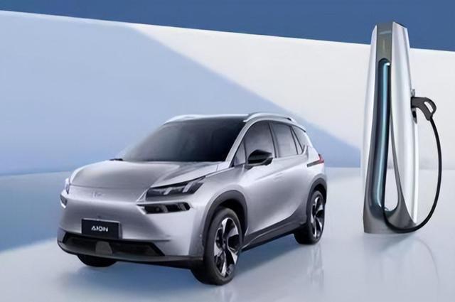 3年新能源汽车使用体验：成本、保养及智能化全面对比